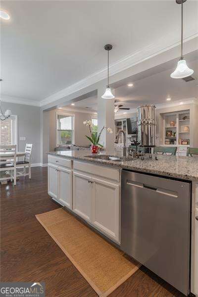 301 Cochin Drive Property Photo 11