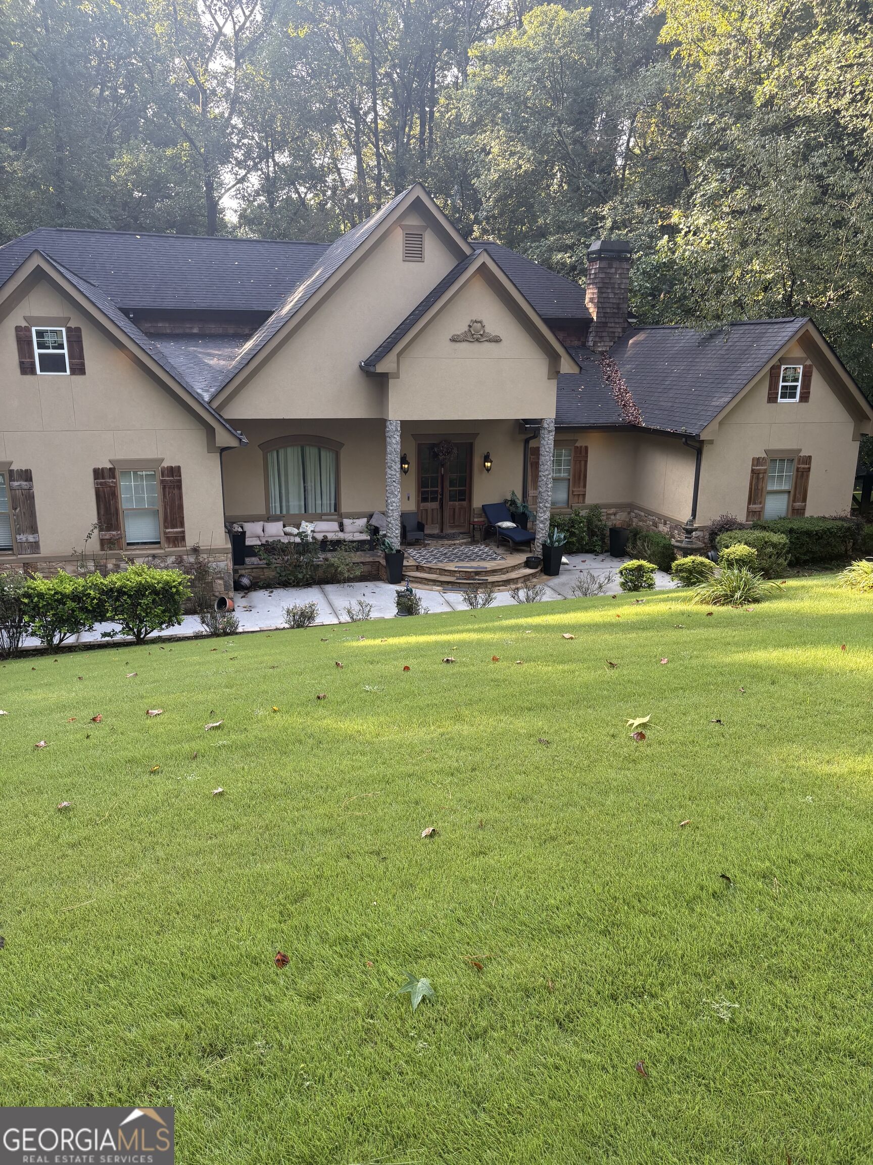 2681 Kenwood Drive Property Photo 1