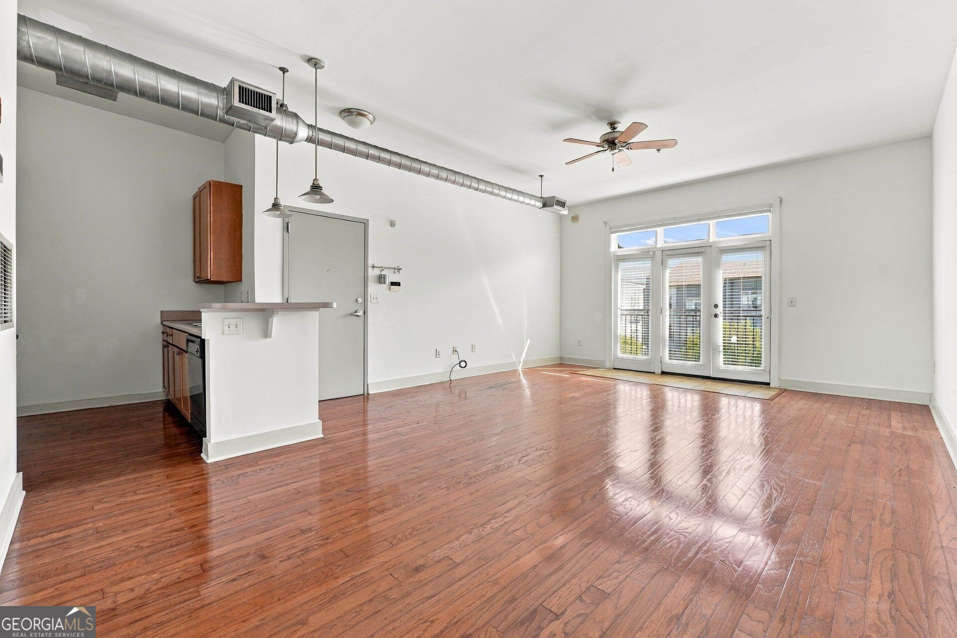 502 Pryor Street Sw # 302 Property Photo 4