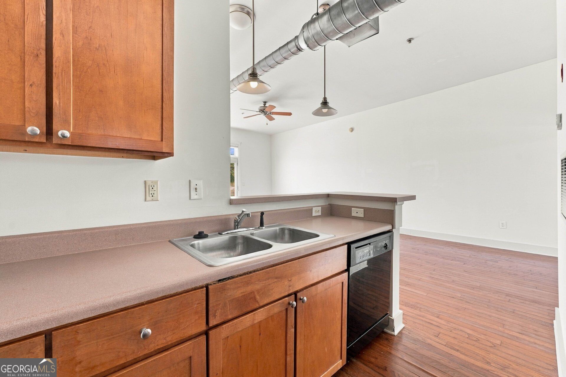 502 Pryor Street Sw # 302 Property Photo 14
