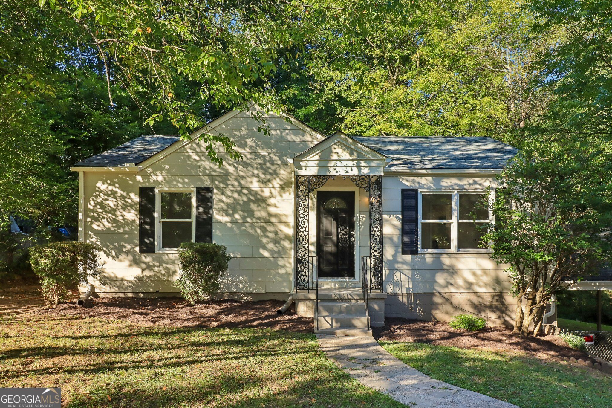1415 Blanche Drive Se Property Photo 1