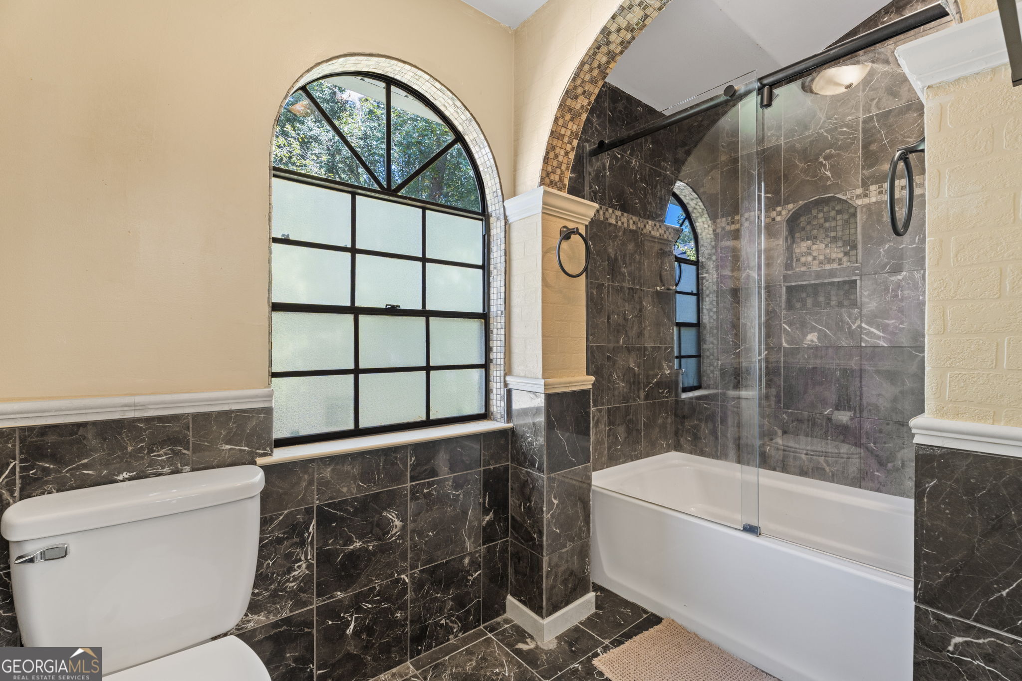 2575 Ravencliff Road Property Photo 23