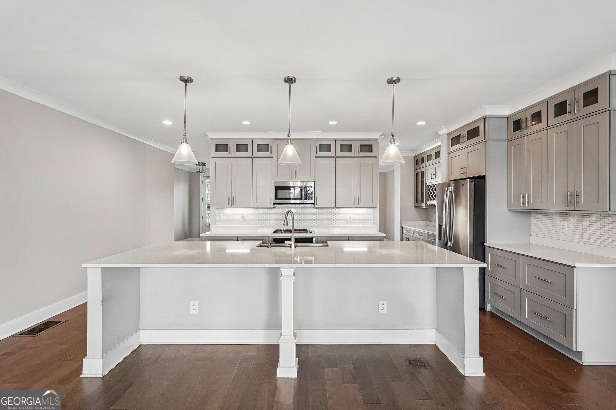 6075 Webster Circle Property Photo 8
