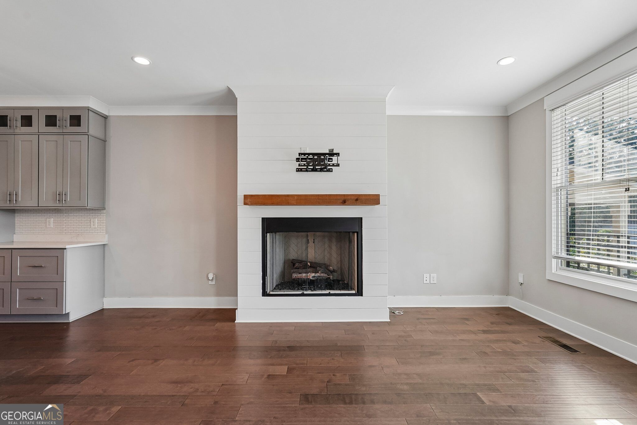 6075 Webster Circle Property Photo 11