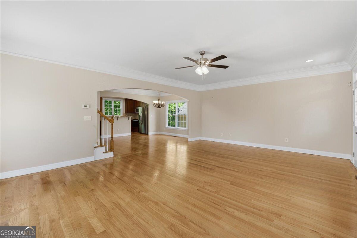 728 Markhams Drive Property Photo 4