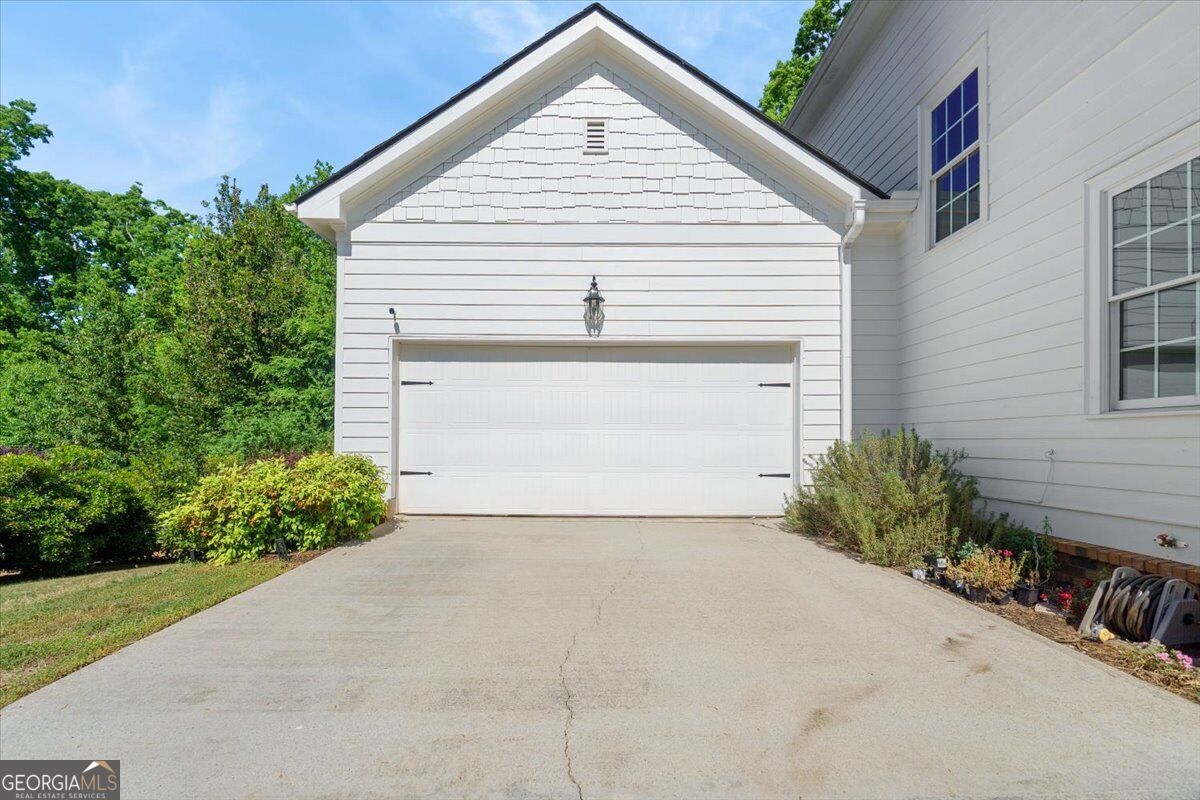 728 Markhams Drive Property Photo 48