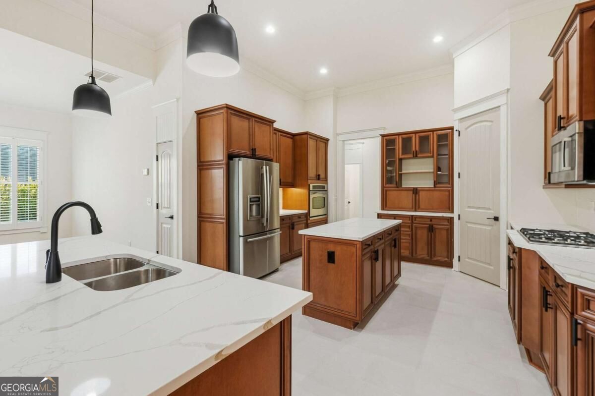 8 Fieldstone Court E Property Photo 18