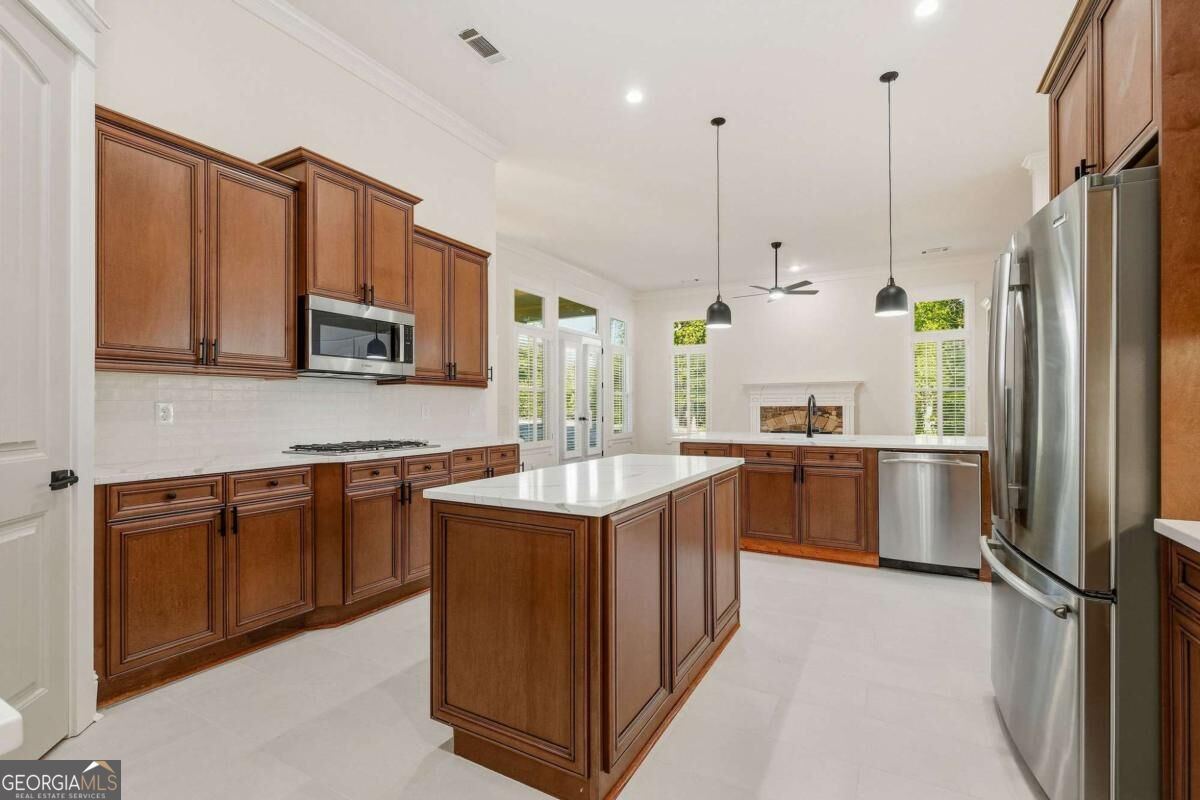 8 Fieldstone Court E Property Photo 20
