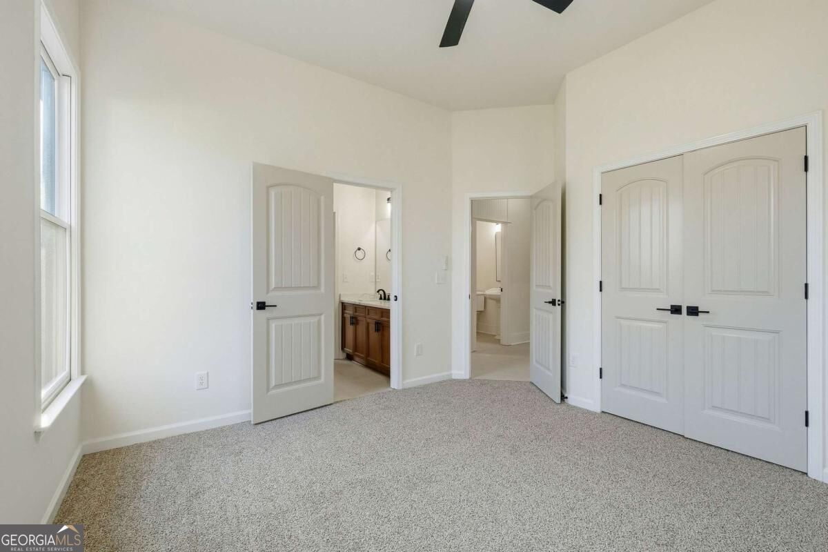 8 Fieldstone Court E Property Photo 39