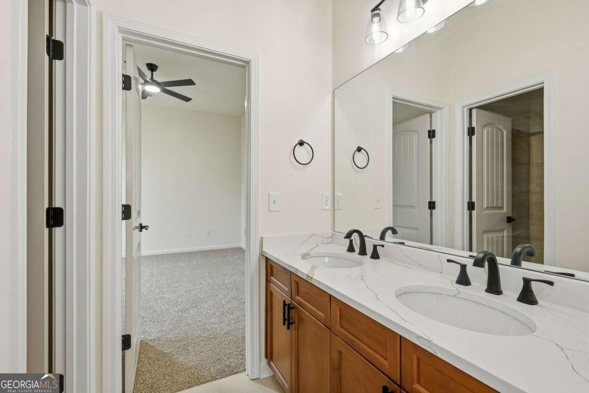 8 Fieldstone Court E Property Photo 41