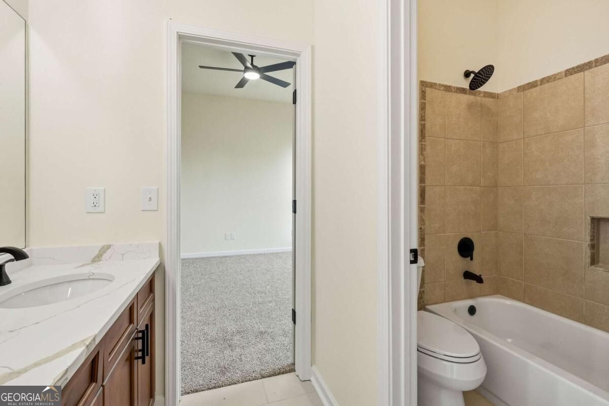 8 Fieldstone Court E Property Photo 42