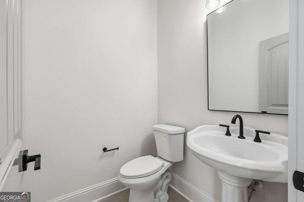 8 Fieldstone Court E Property Photo 48