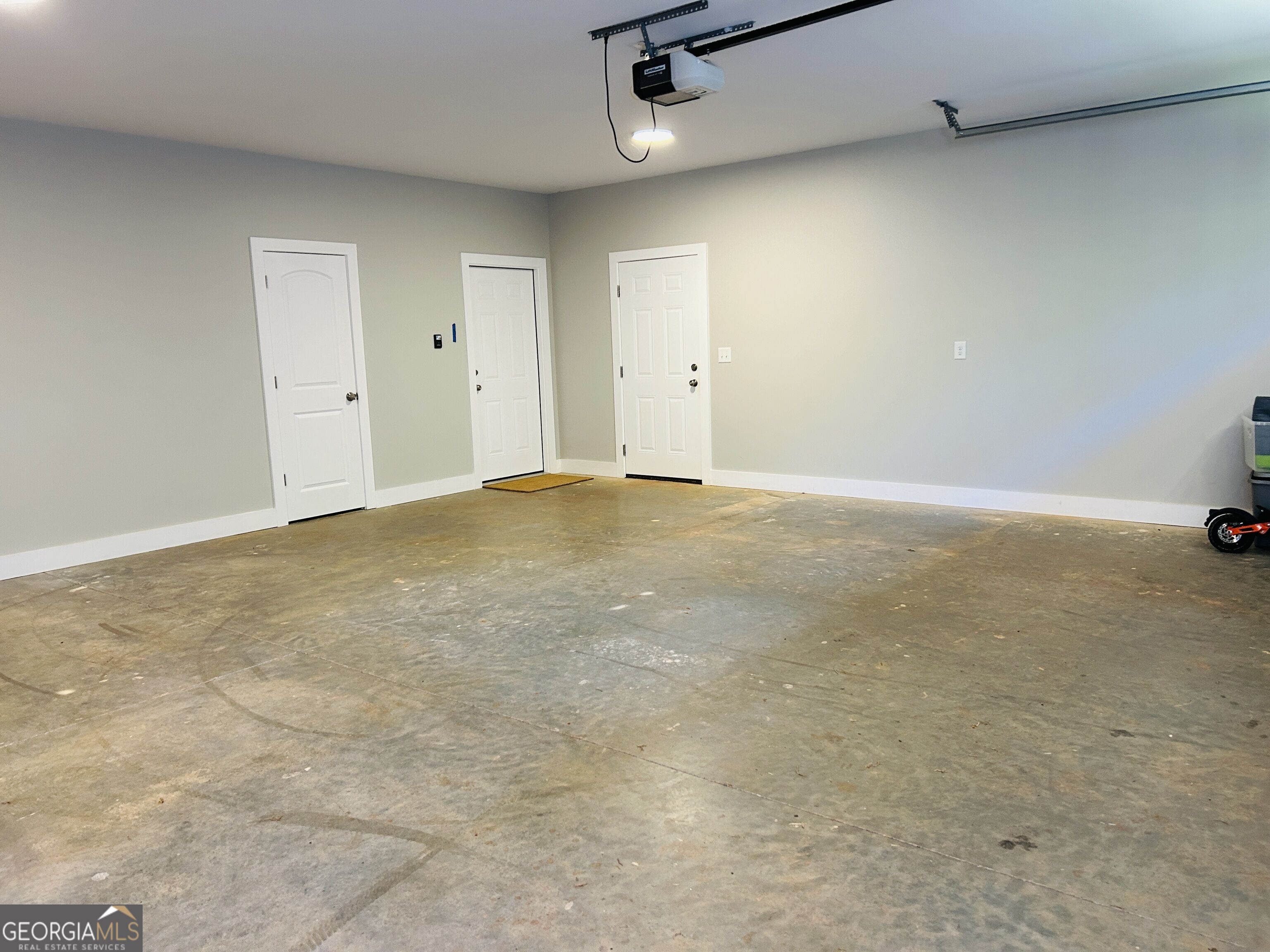 1027 Roberts Rd Property Photo 2