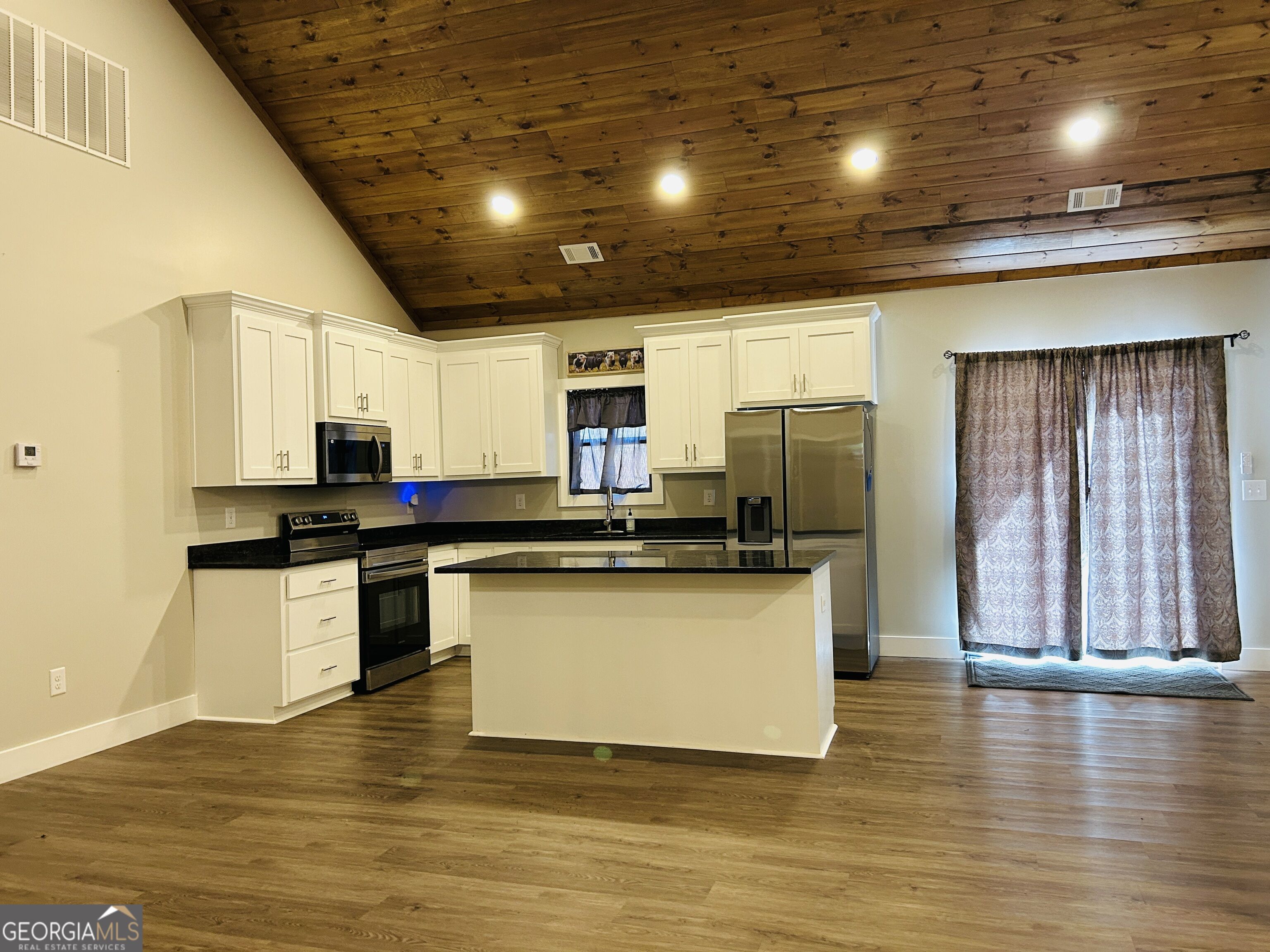 1027 Roberts Rd Property Photo 4