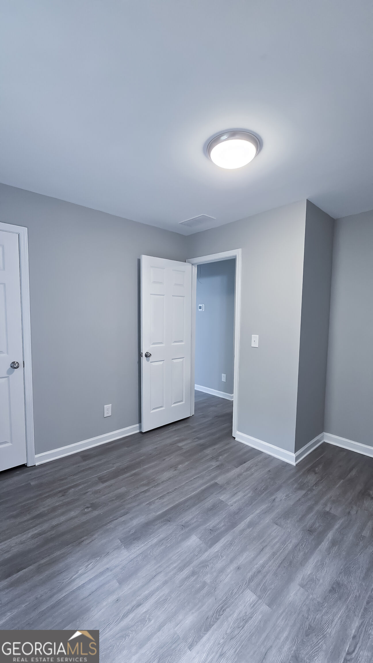 3043 Saddle Creek Drive Property Photo 4