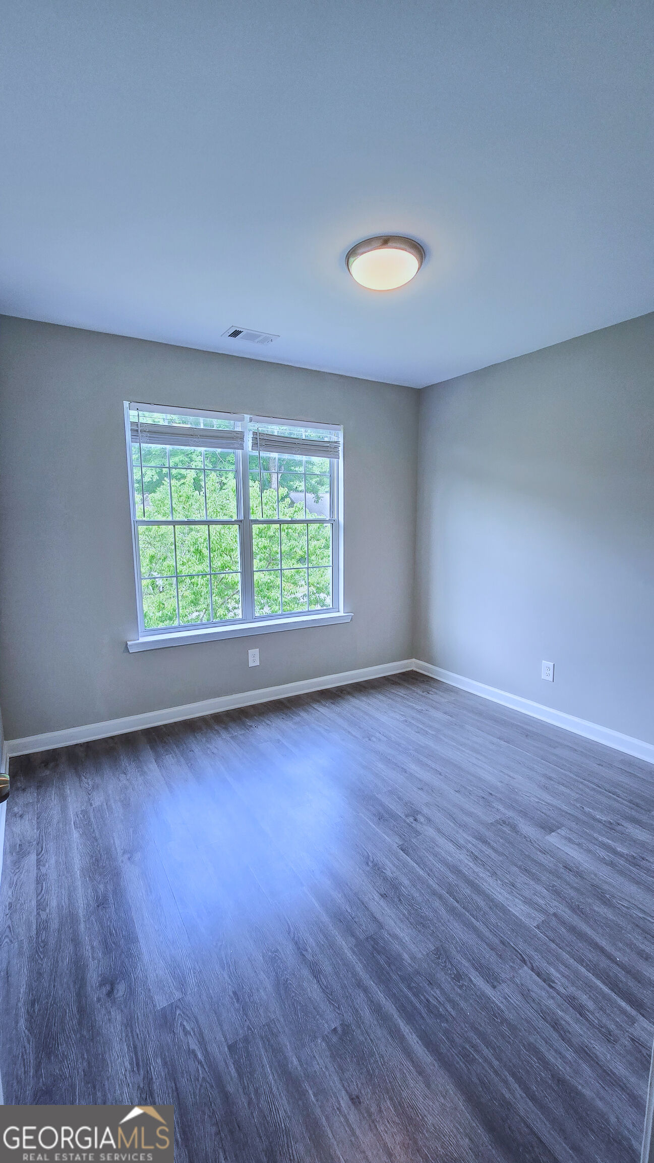 3043 Saddle Creek Drive Property Photo 9