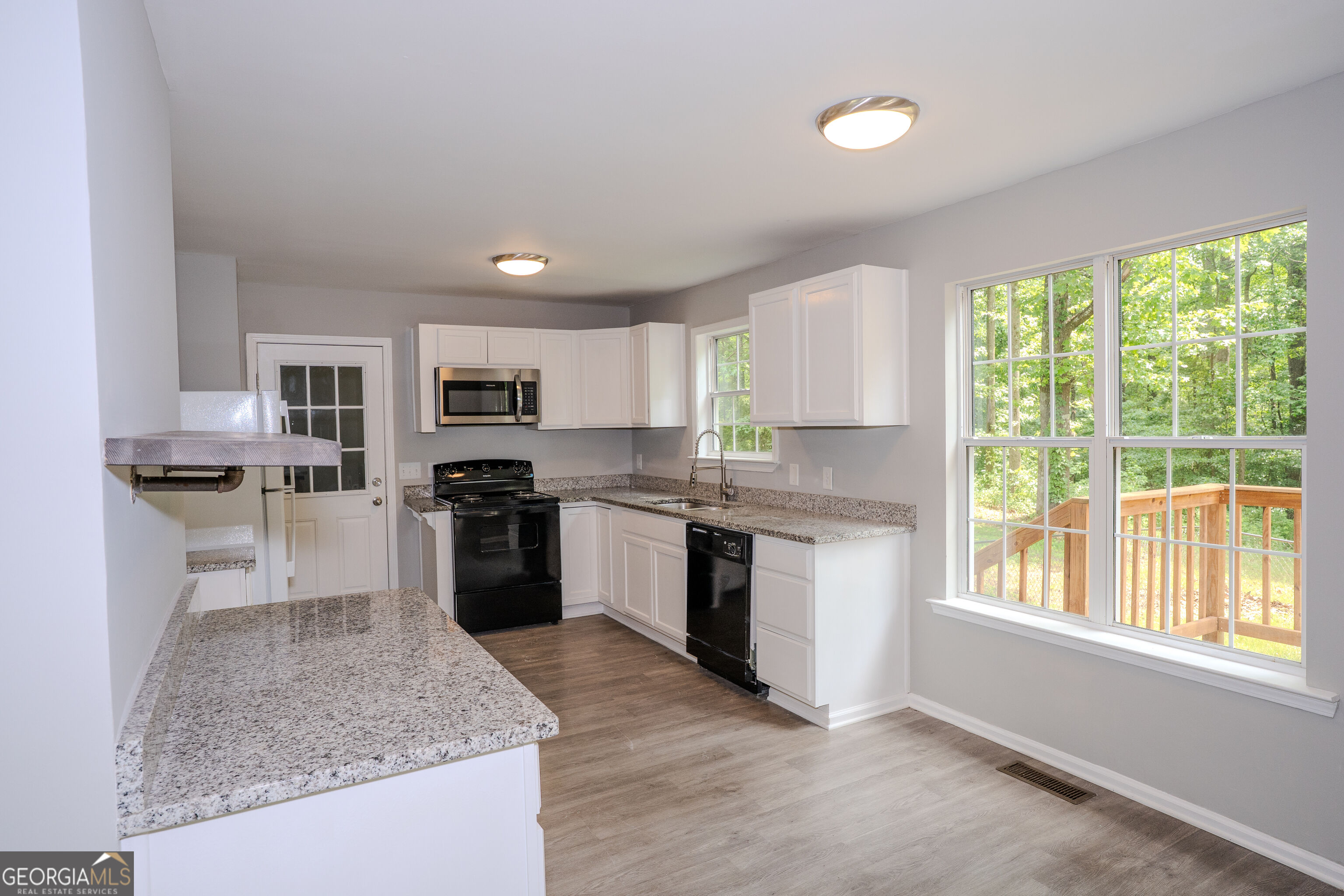 3043 Saddle Creek Drive Property Photo 10