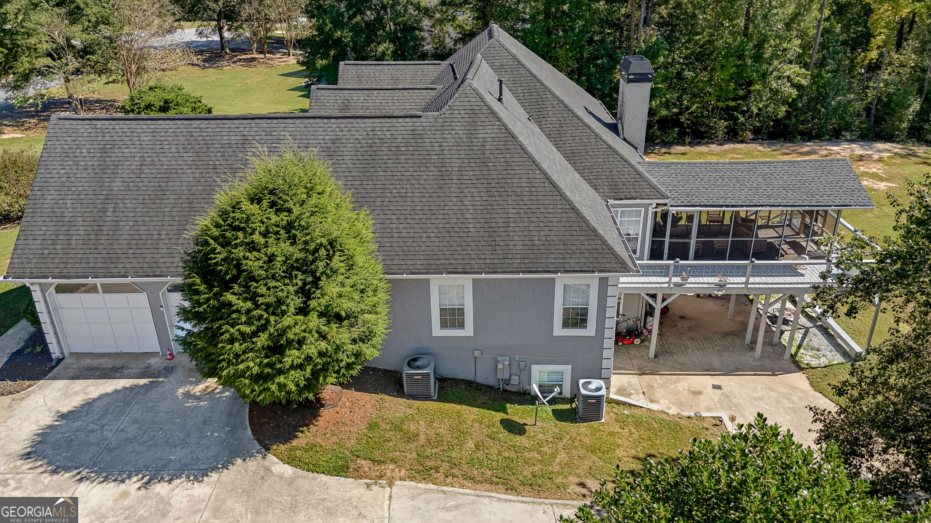 12136 Edgewater Drive Property Photo 8