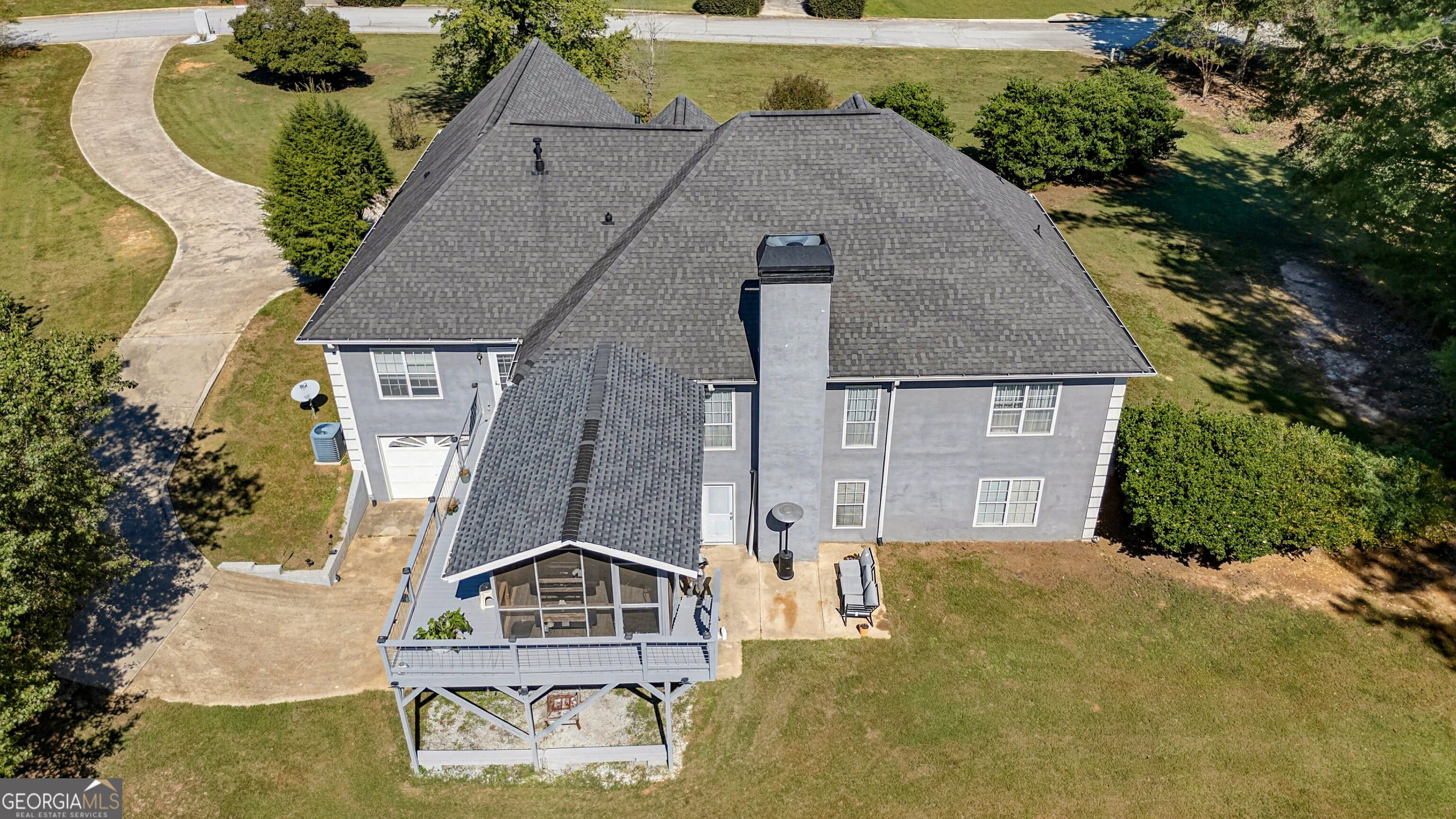 12136 Edgewater Drive Property Photo 10