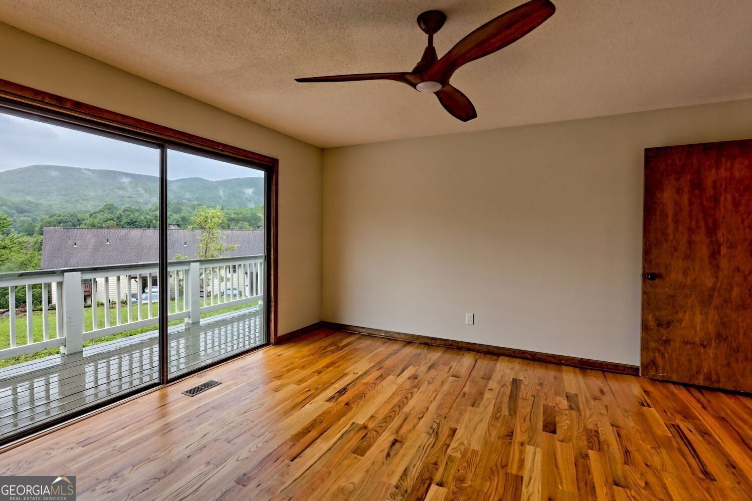 156 Tahoe Lane Property Photo 28