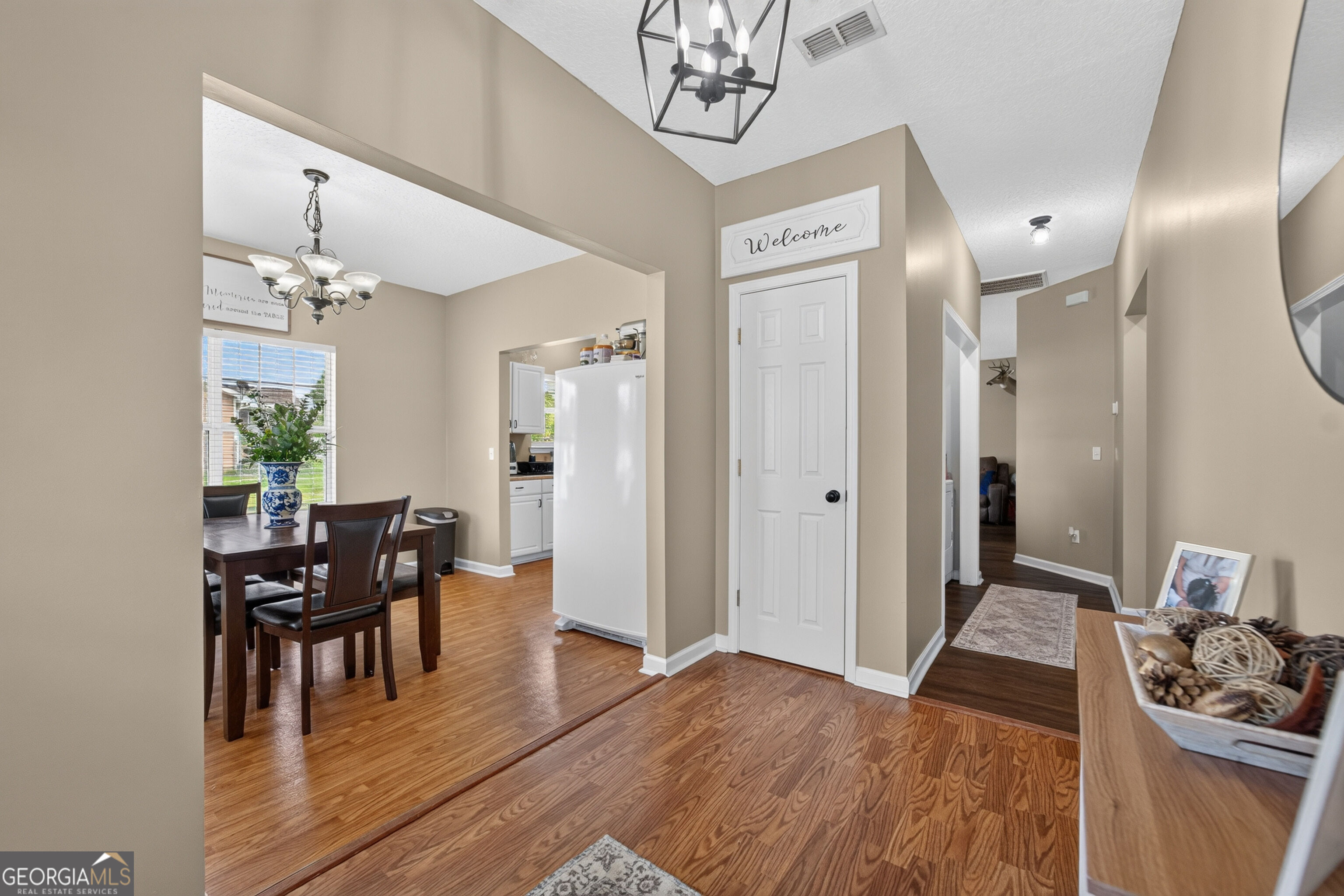 4074 Meadow Circle Property Photo 4