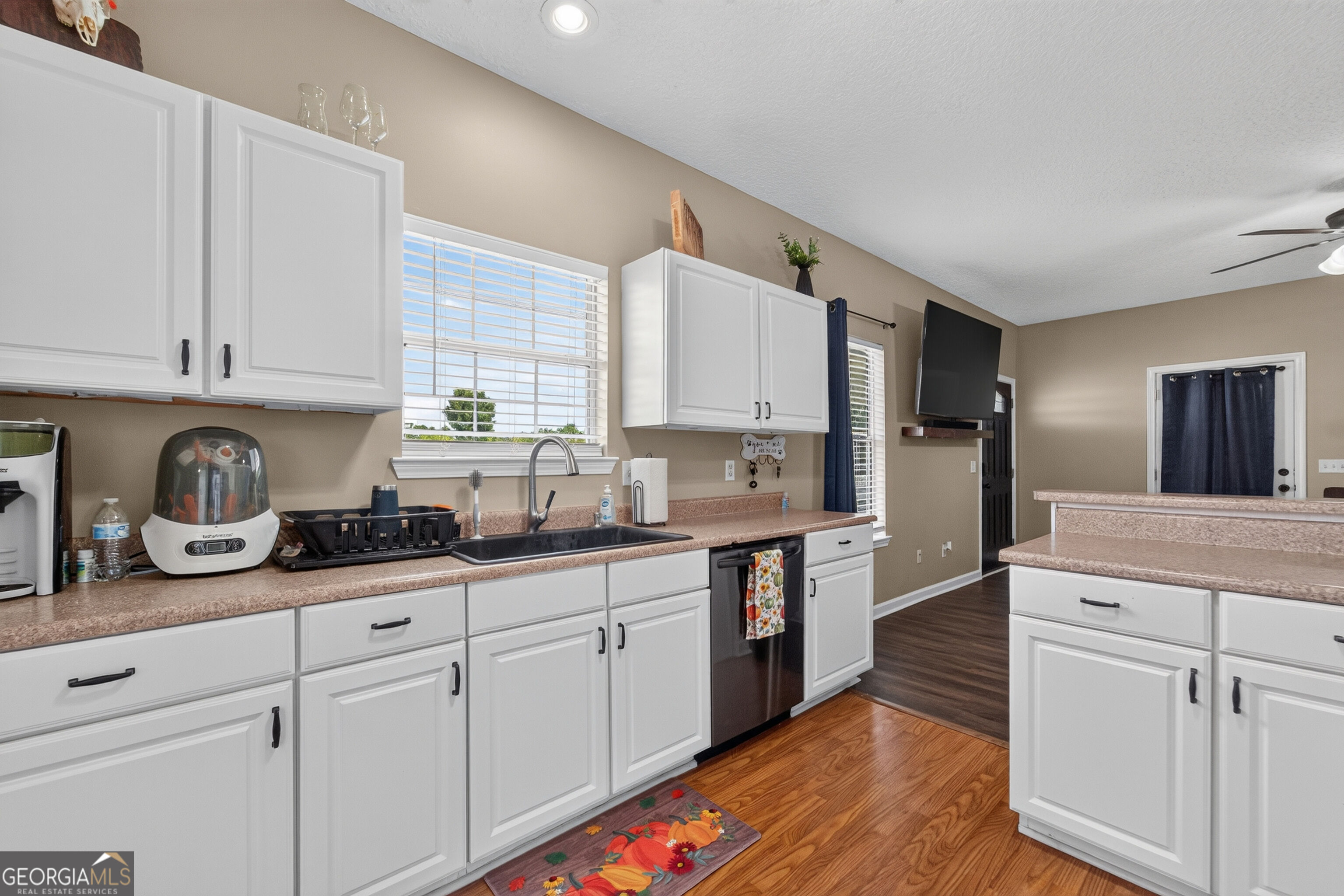 4074 Meadow Circle Property Photo 8