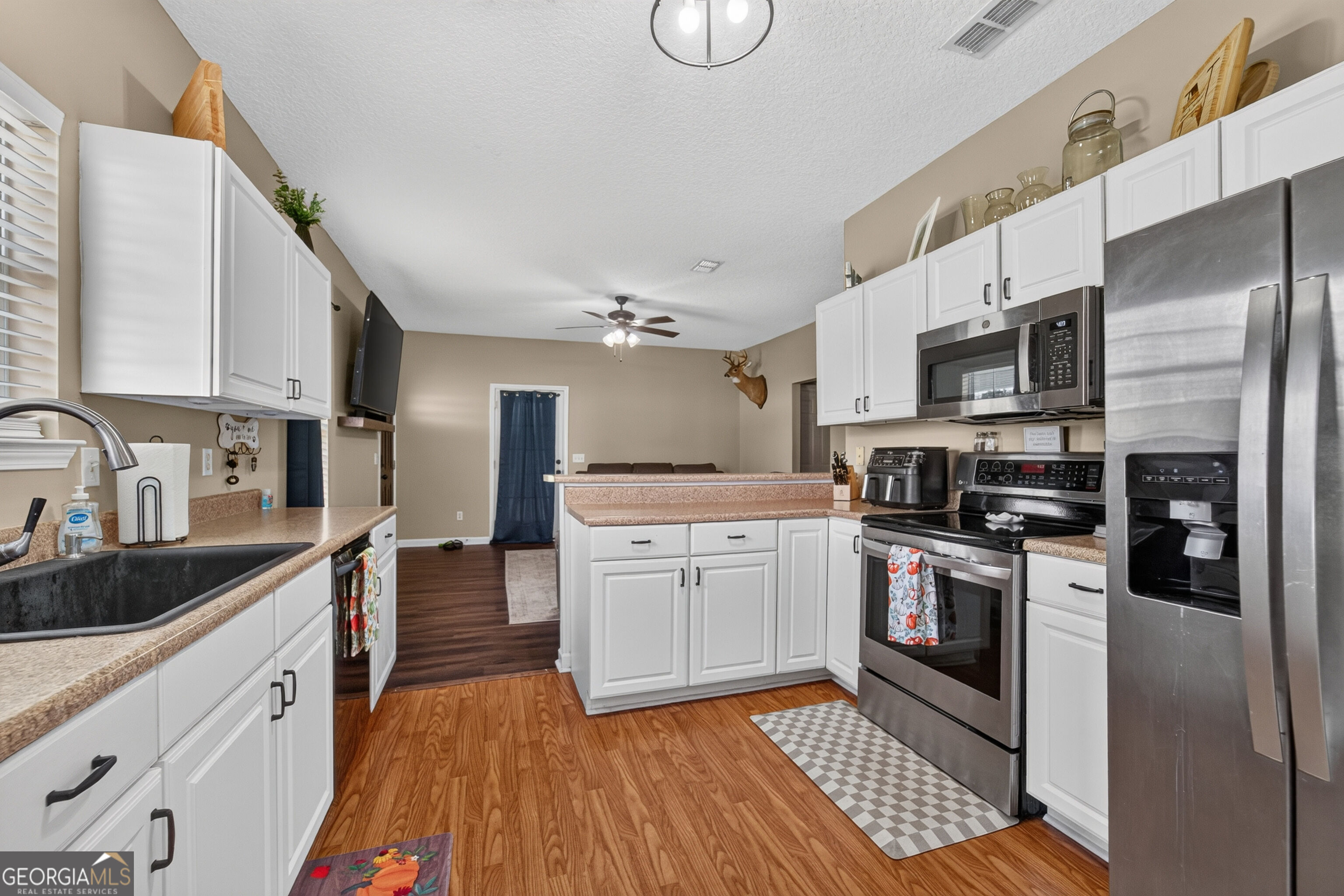 4074 Meadow Circle Property Photo 9