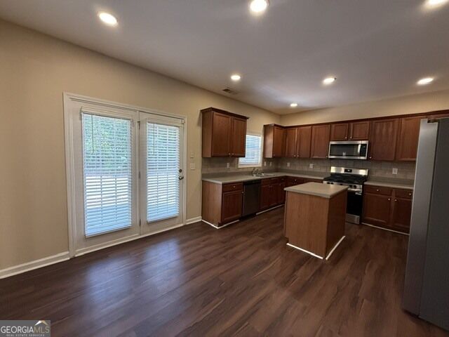 817 Brampton Way Property Photo 8