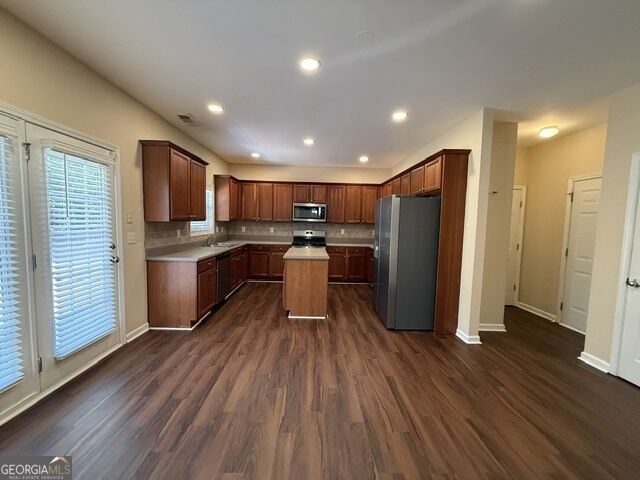 817 Brampton Way Property Photo 9