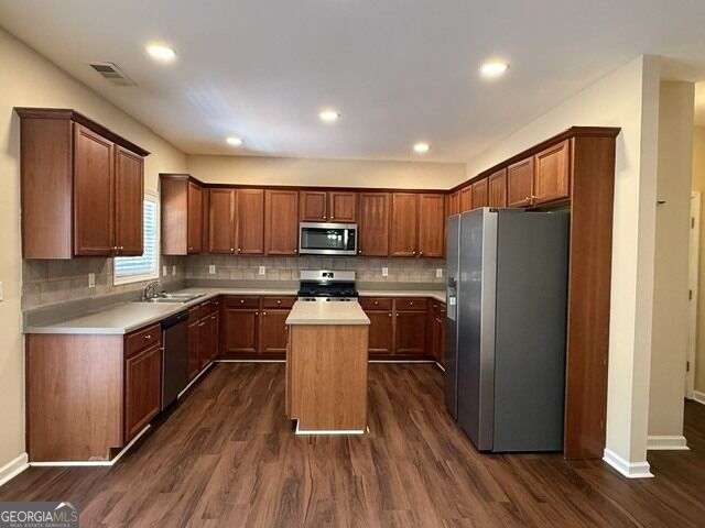 817 Brampton Way Property Photo 10
