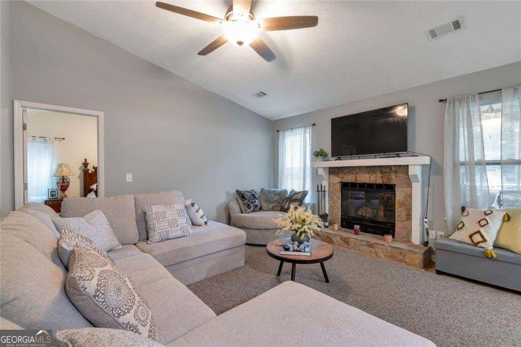 2000 Wendover Drive Property Photo 3