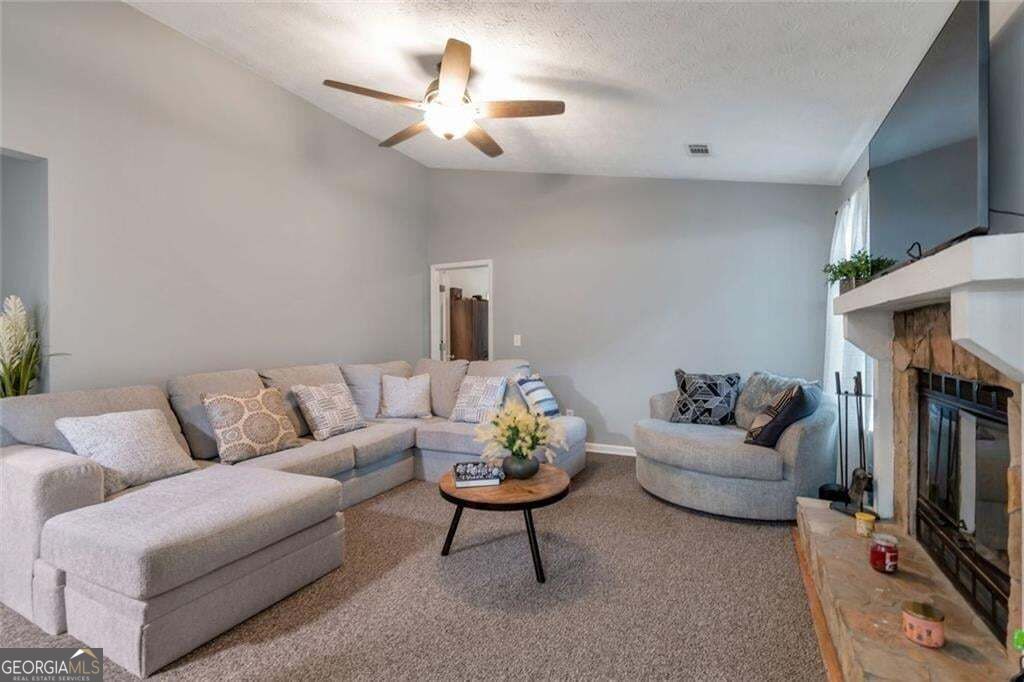 2000 Wendover Drive Property Photo 4