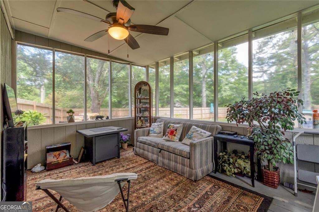 2000 Wendover Drive Property Photo 8