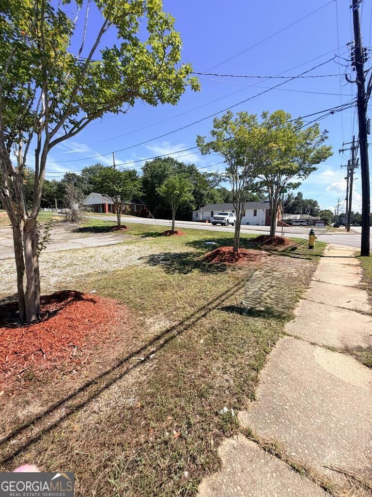409 S Seale Road Property Photo 3