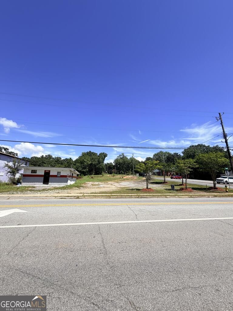 409 S Seale Road Property Photo 8