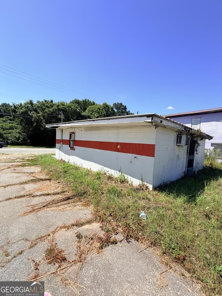 409 S Seale Road Property Photo 9