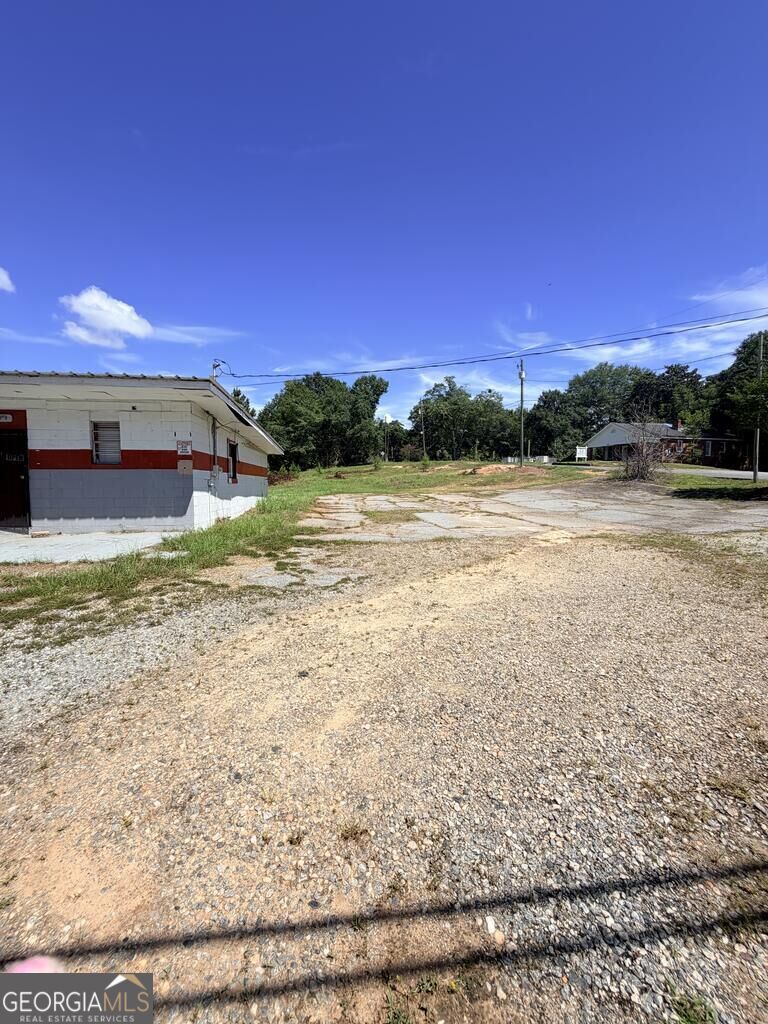 409 S Seale Road Property Photo 10