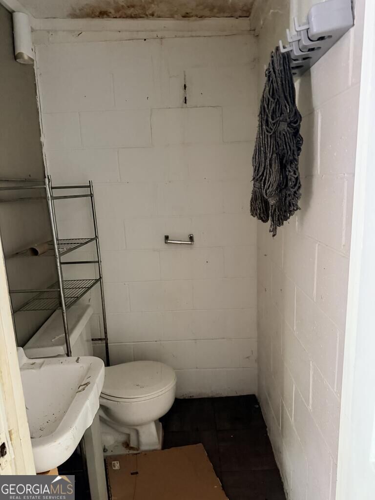 409 S Seale Road Property Photo 13
