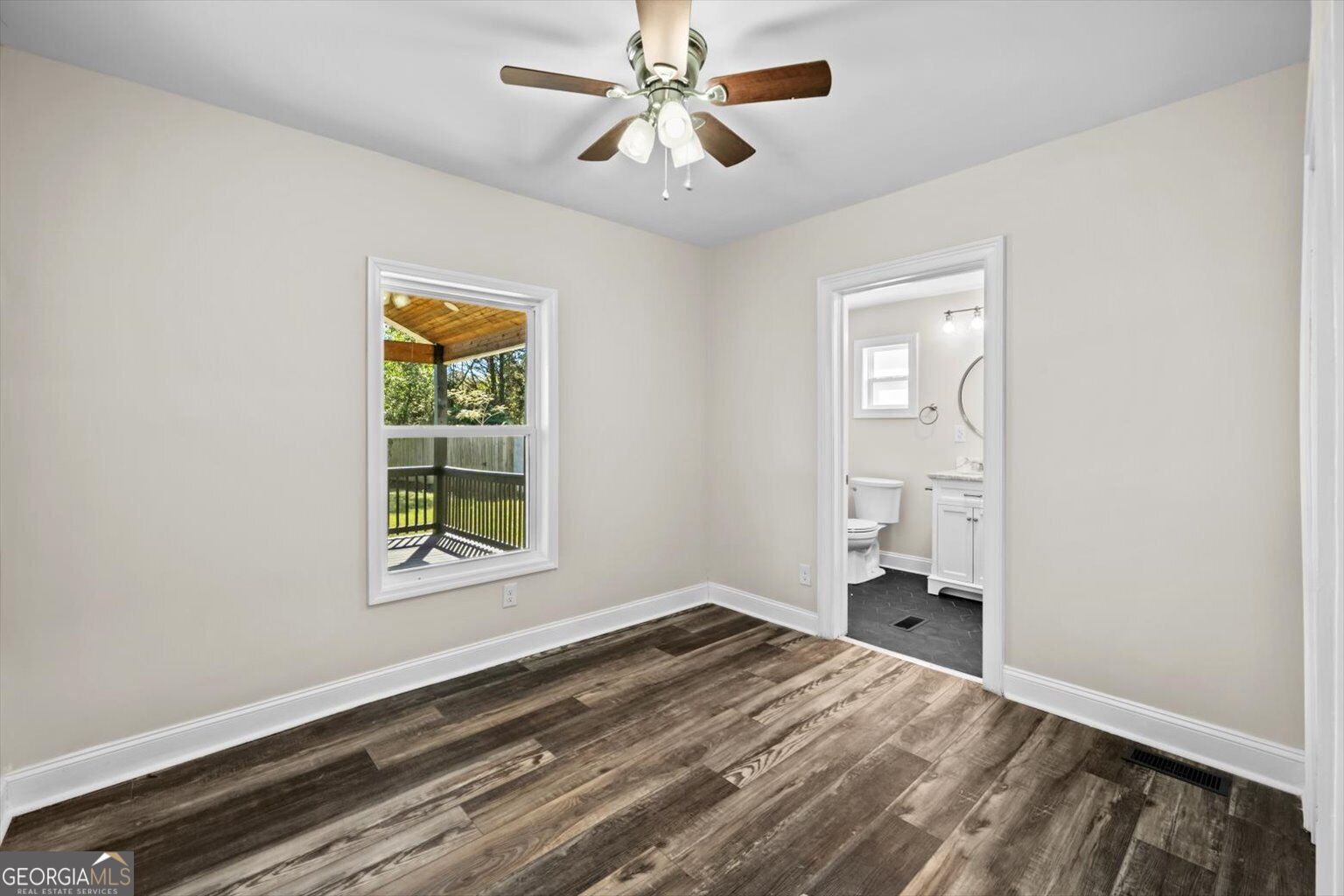 809 W Crawford Street Property Photo 24