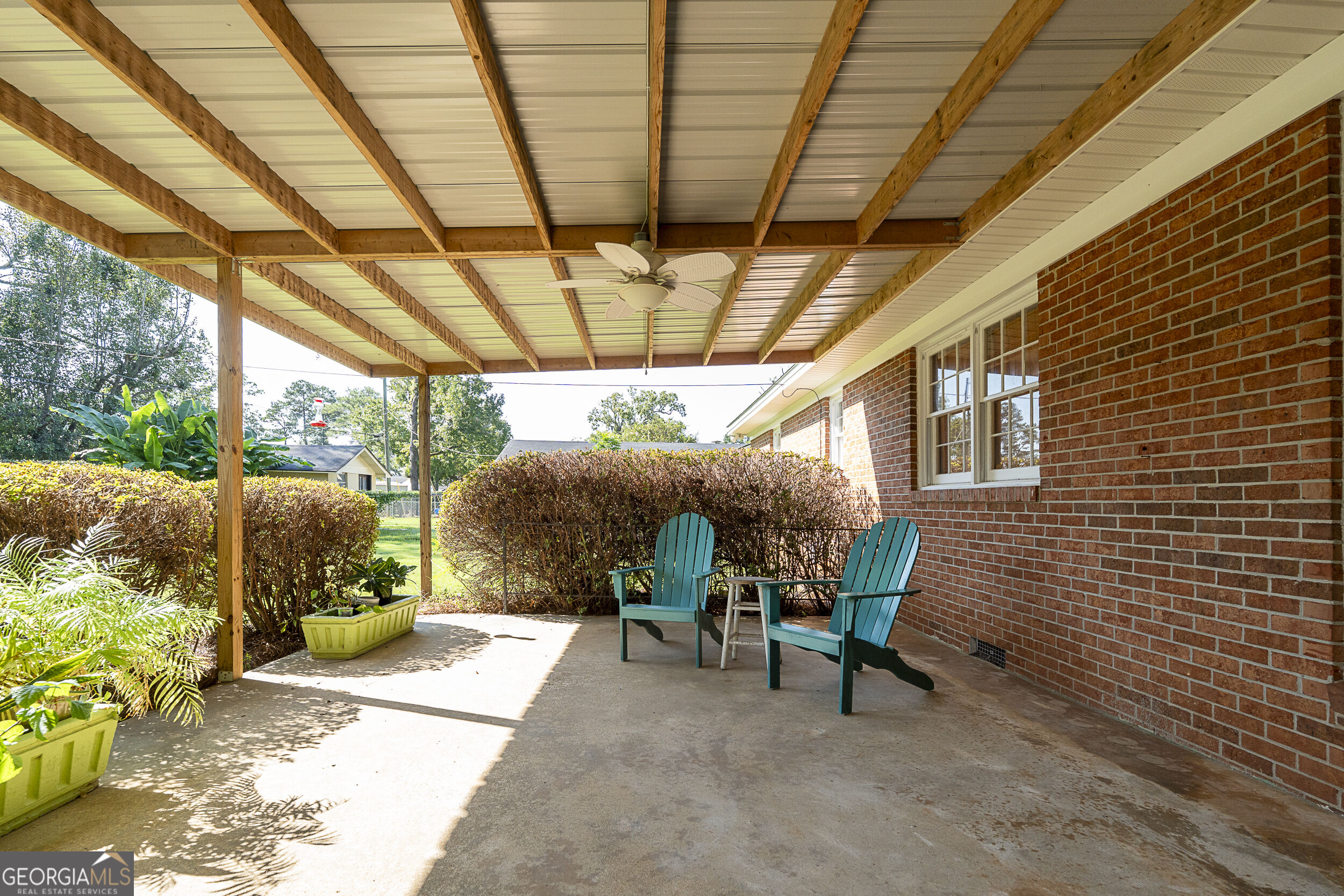 516 Summit Drive Property Photo 4