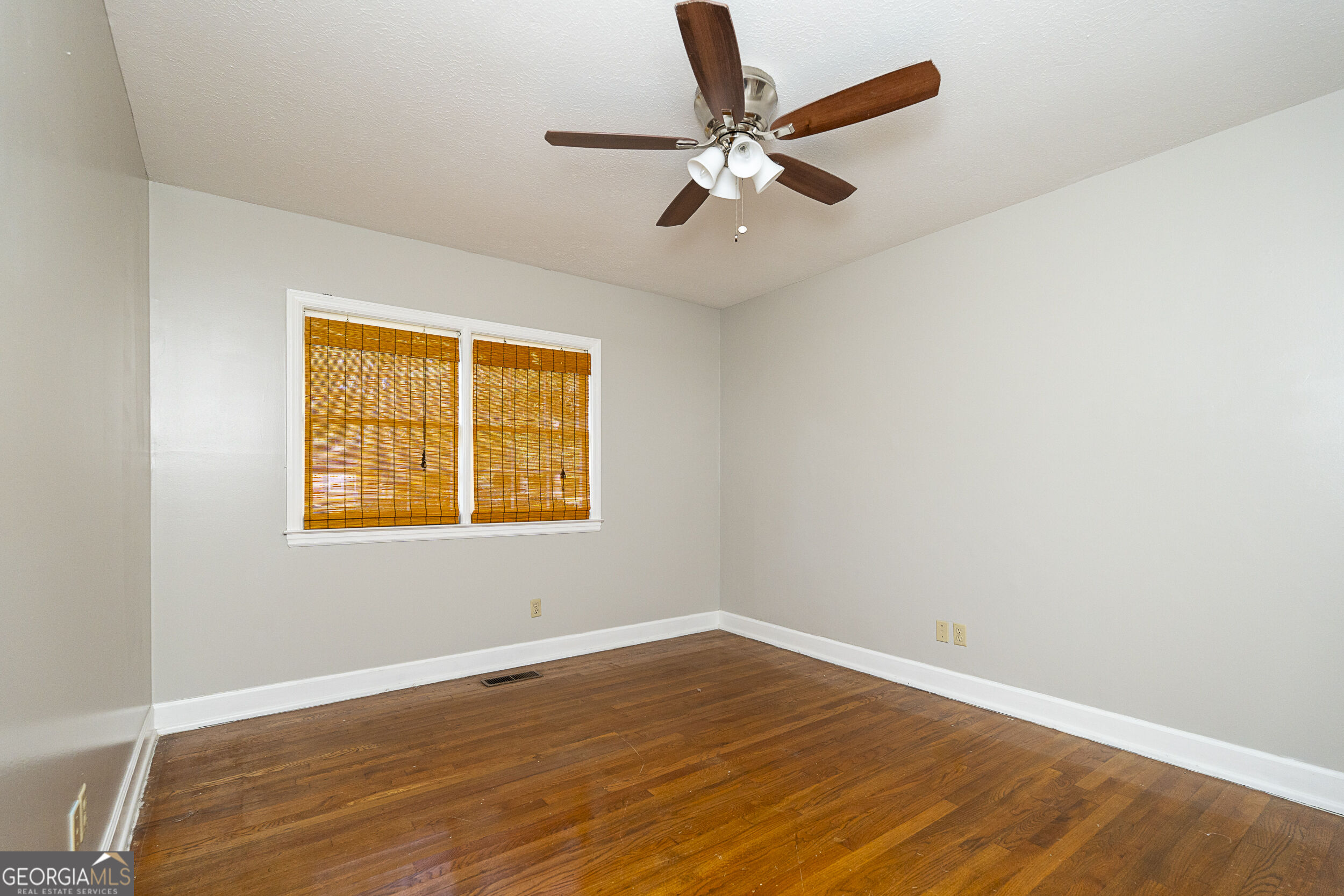 516 Summit Drive Property Photo 24