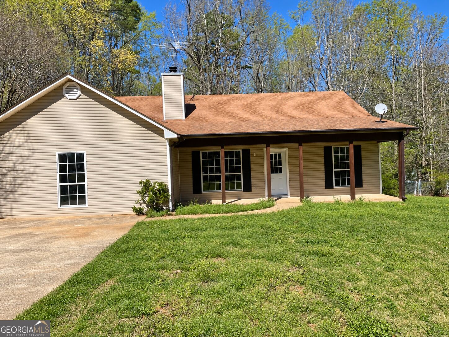 440 E Country Woods Drive Property Photo 1