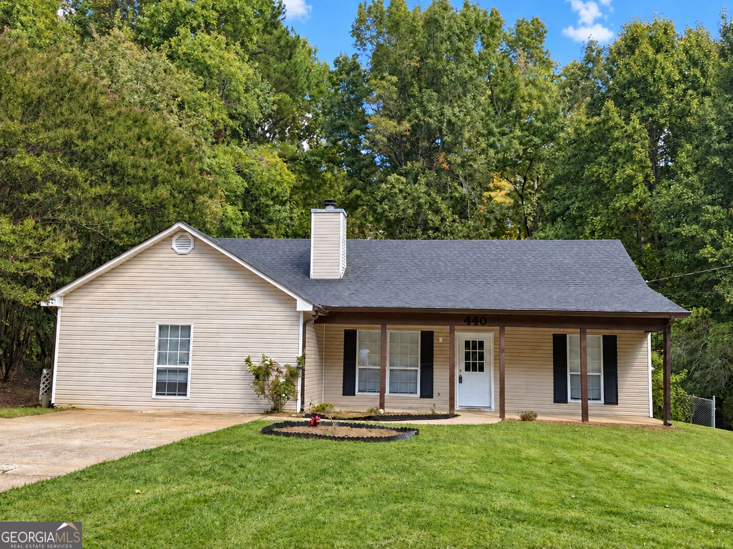 440 E Country Woods Drive Property Photo 1
