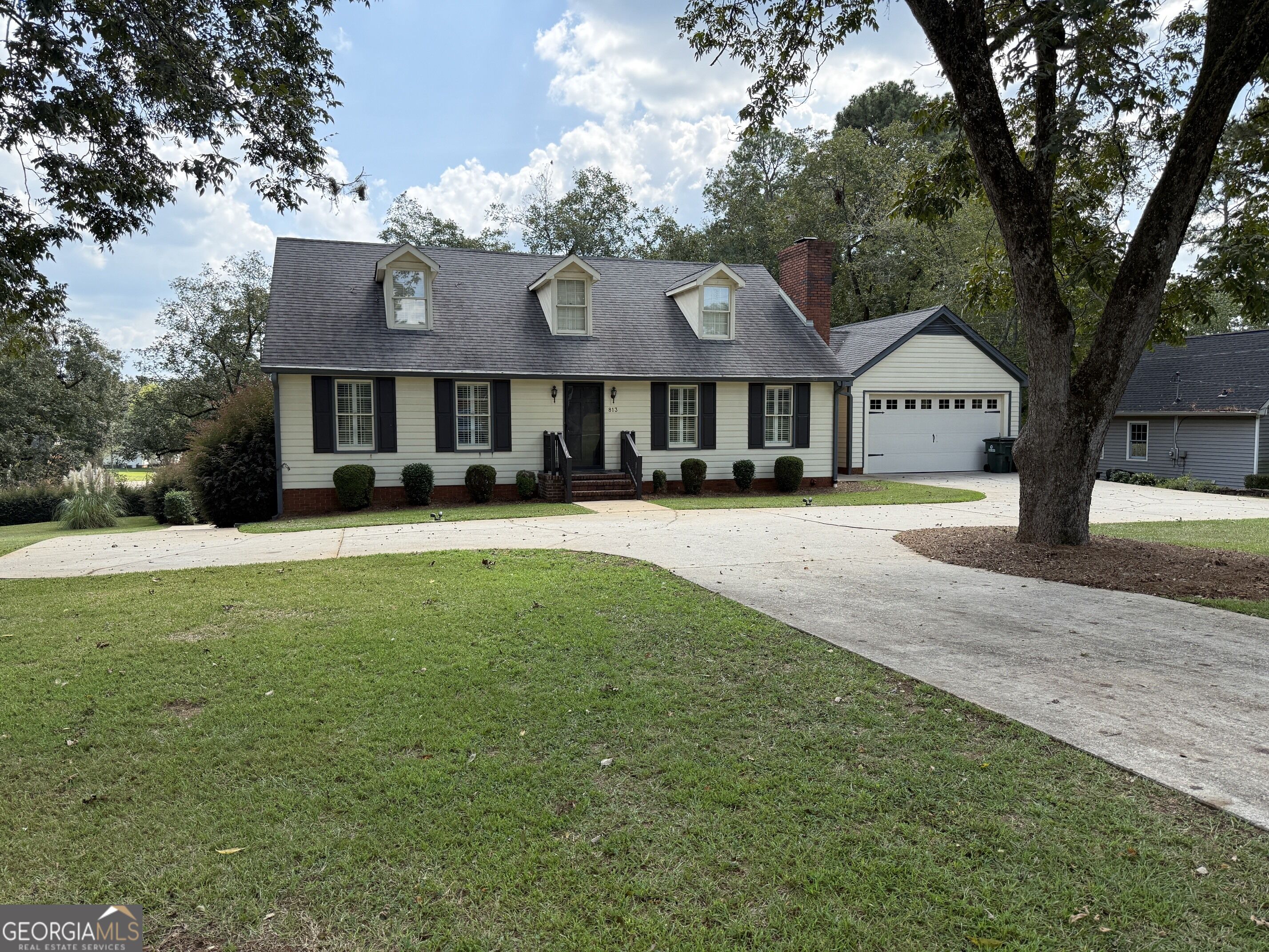 813 S Green Street Property Photo 1