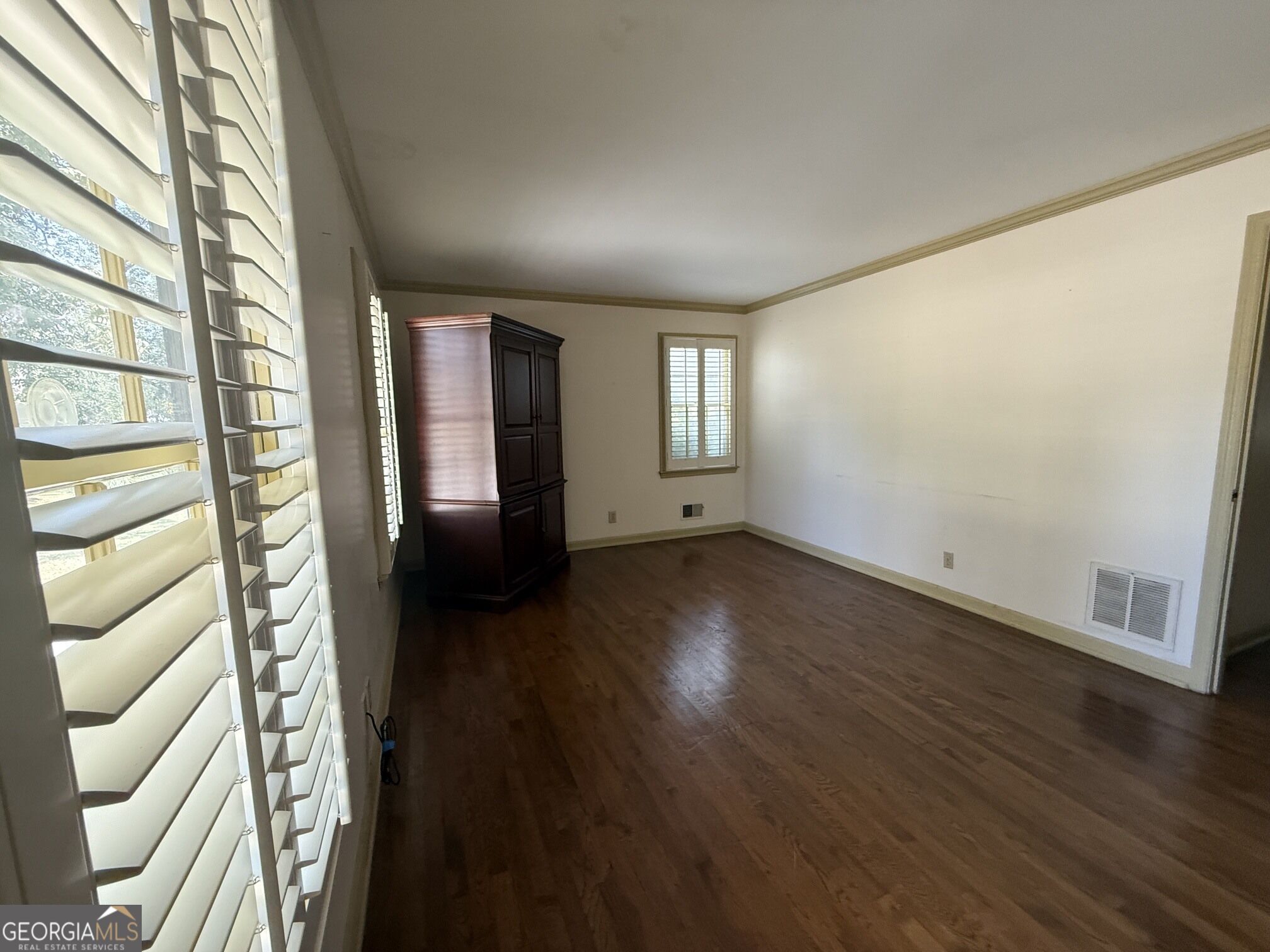 813 S Green Street Property Photo 4
