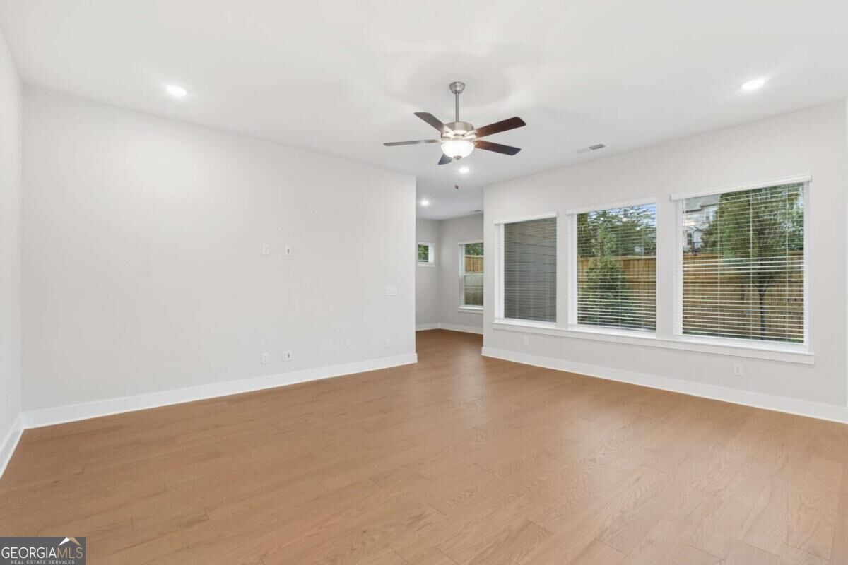 305 Beebalm Street Property Photo 9