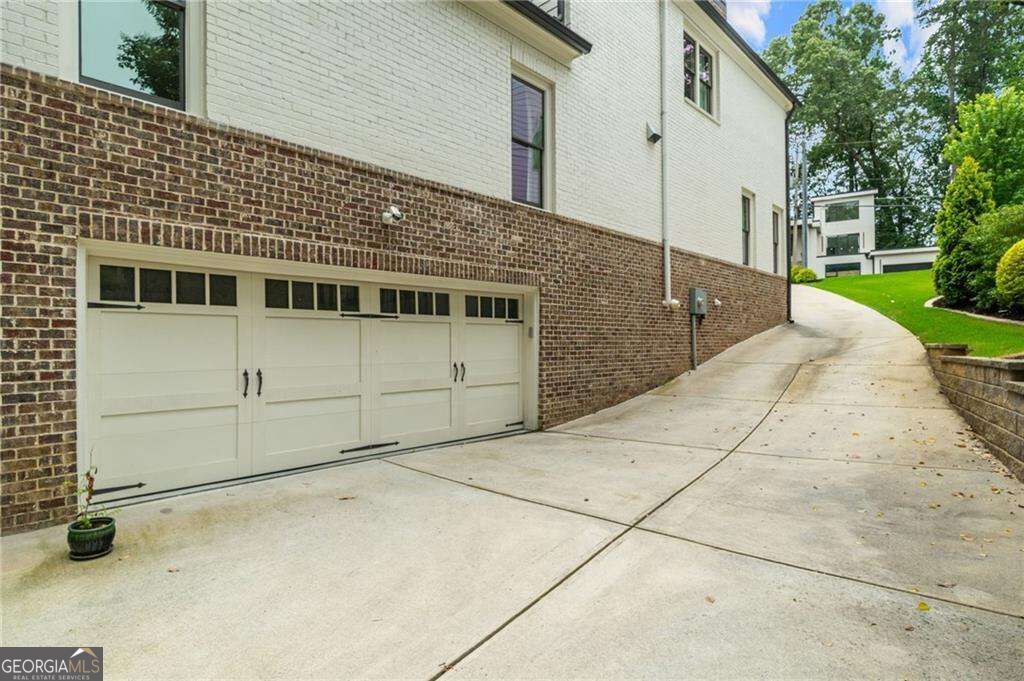 2571 Winding Lane Ne Property Photo 3