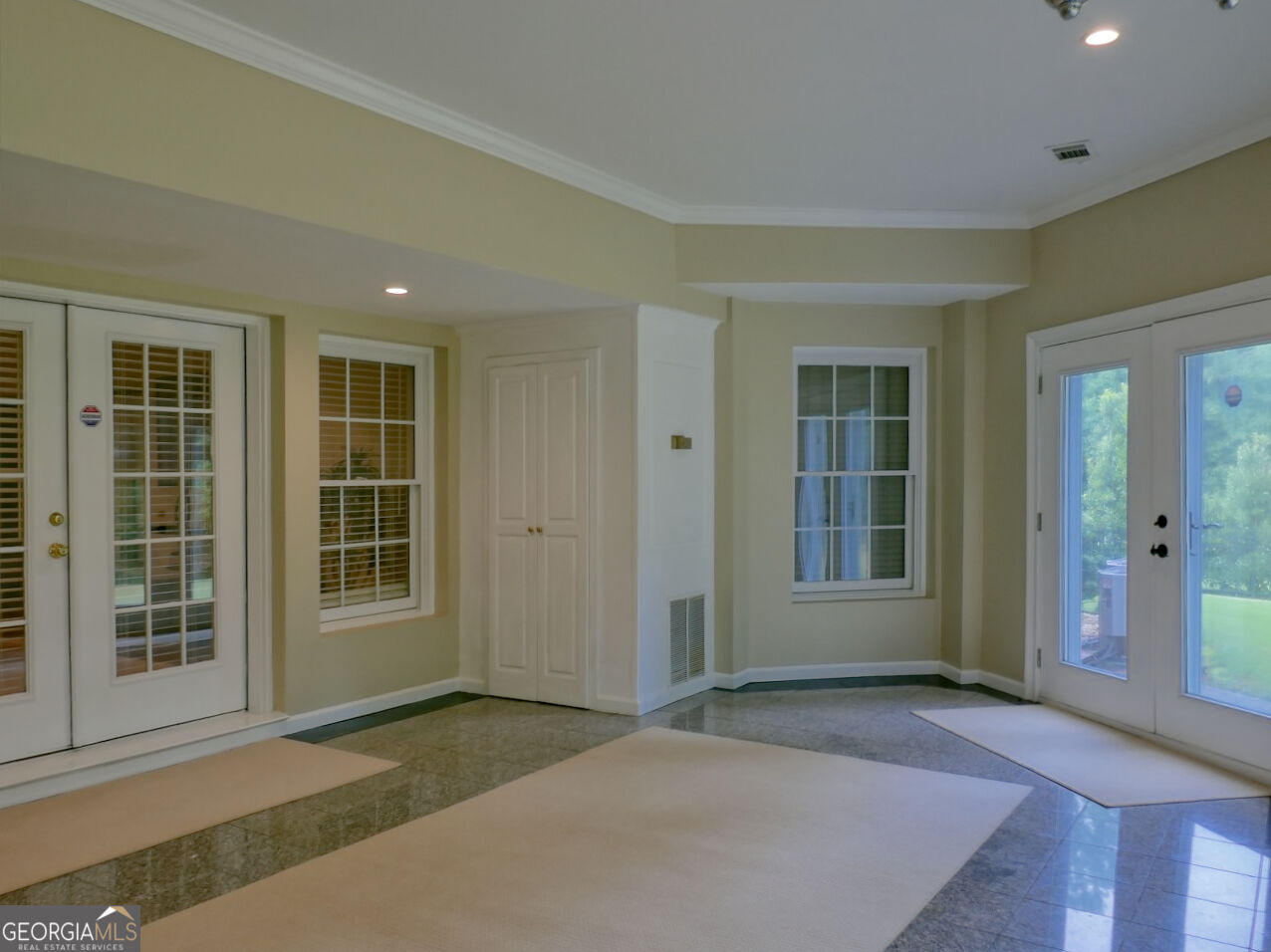 117 Congressional Court Property Photo 52