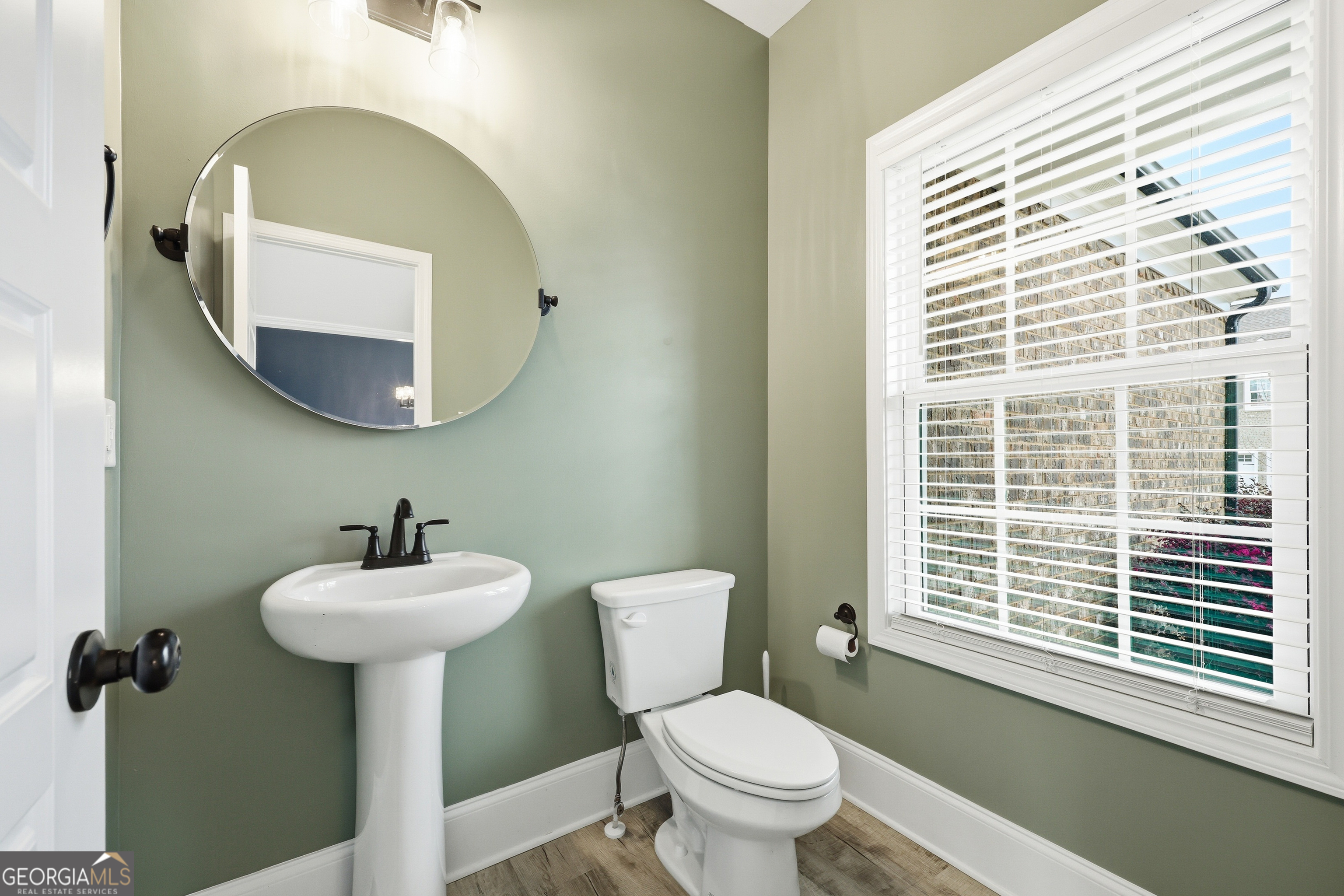 1810 Willow Creek Drive Property Photo 22