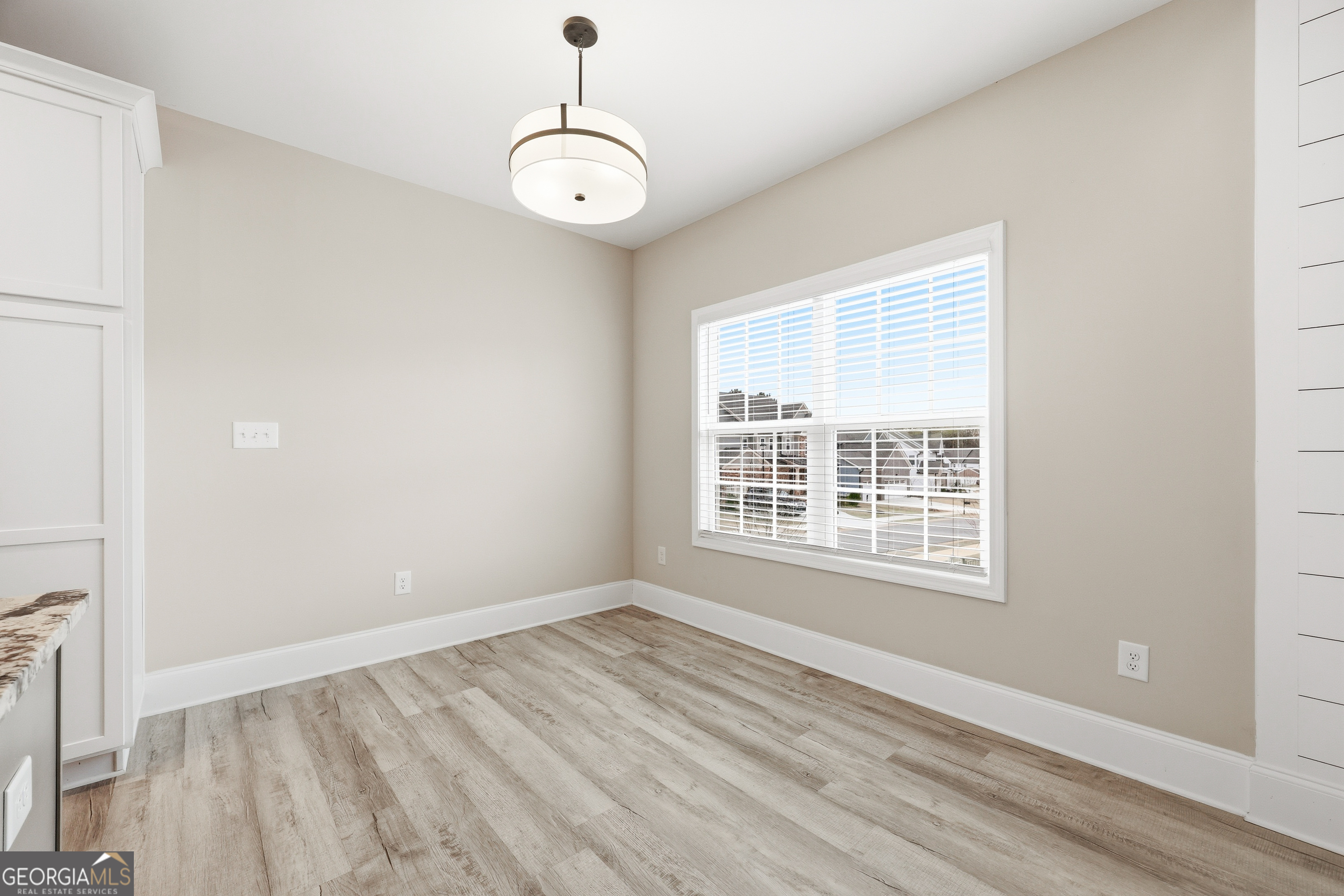 1810 Willow Creek Drive Property Photo 27
